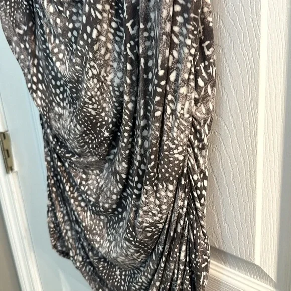 Tank - Picture 4 of 5